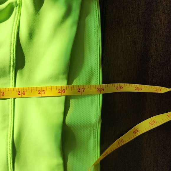 Athleta, NWOT, Sz L, Cool Weather Run Top, Neon Green - Picture 13 of 16